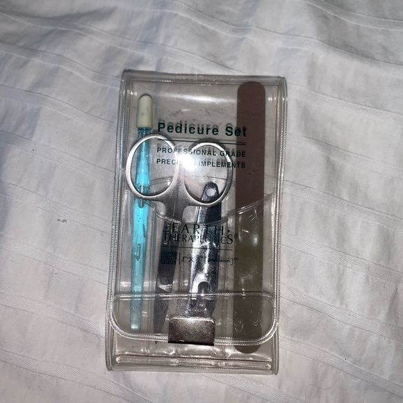 New Nail Care Set!! - Picture 3 of 4